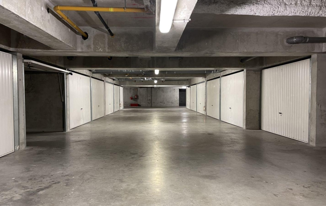 Annonces LYON 9EME : Garage / Parking | LYON (69008) | 16 m2 | 18 000 € 